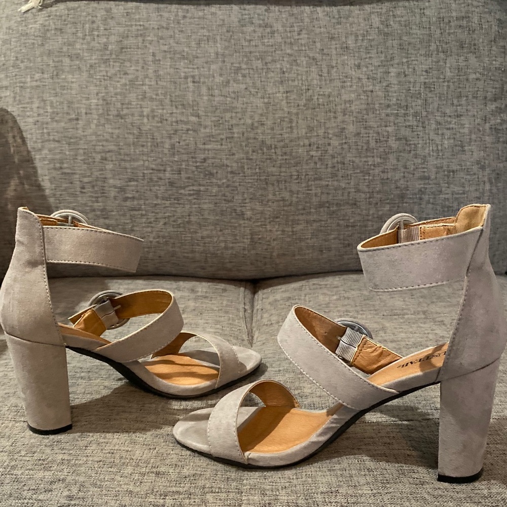 NWT JustFab Chunky Strappy Heel